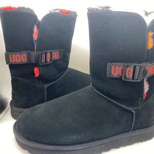 UGG Women's Bailey Buckle Cali Collage Black